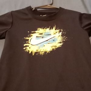 Nike boys t shirt